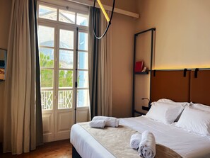 Junior Suite | Premium bedding, minibar, in-room safe, individually furnished - Heart Hotel  (Limassol)