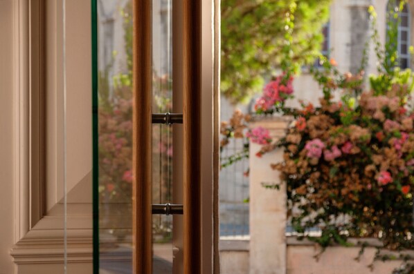 Reception - Heart Hotel  (Limassol)