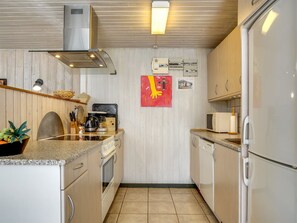 Køleskab, mikrobølgeovn, ovn, opvaskemaskine
