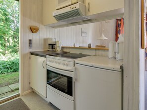 Refrigerador, microondas, horno y periquera 