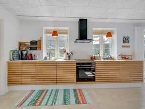 Frigorifero, microonde, forno, lavastoviglie
