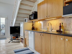 Réfrigérateur, micro-ondes, lave-vaisselle