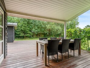 Outdoor dining - "Jouni" - 500m from the sea by Interhome (Gedser)