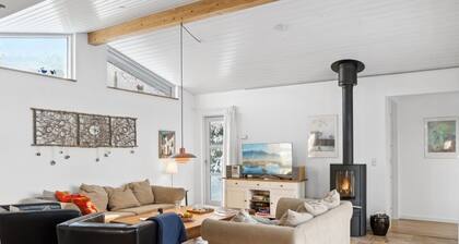 "Jouni" - 500m from the sea by Interhome