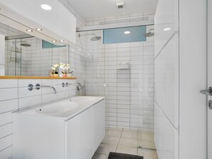 Bathroom - "Rauli" - 50m from the sea by Interhome (Saltum)