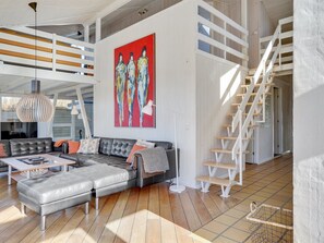 TV, fireplace, DVD player