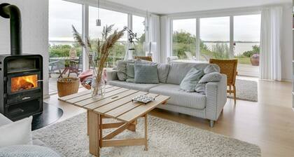 "Sissela" - 5m from the sea by Interhome