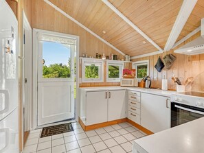 Fridge, microwave, dishwasher, cookware/dishes/utensils