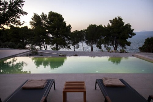 Theros Estate - Villa Aloe 1- 3 BED