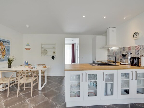 Fridge, microwave, dishwasher, cookware/dishes/utensils - "Bertte" - 100m from the sea by Interhome (Væggerløse)