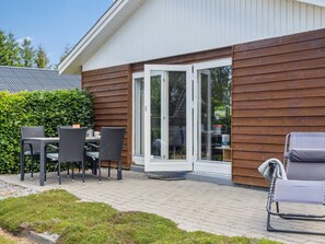 Outdoor dining - "Onni" - 1km from the sea by Interhome (Væggerløse)