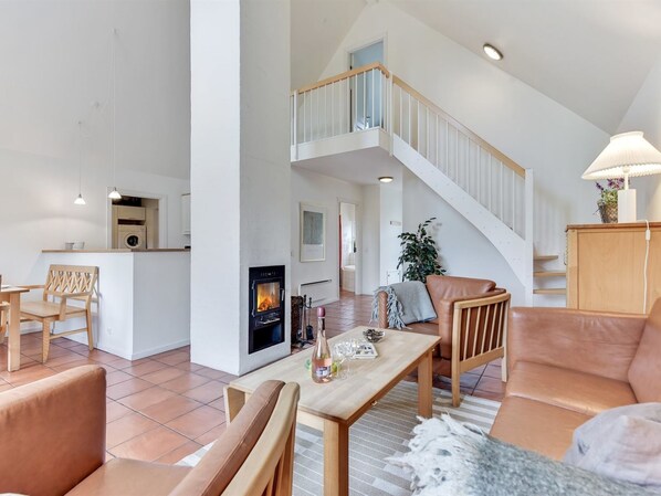 TV, fireplace, DVD player