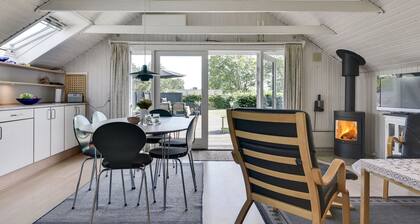 "Herbert" - 1km from the sea by Interhome