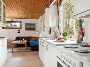 Fridge, microwave, oven, cookware/dishes/utensils - "Gebina" - 899m from the sea by Interhome (Væggerløse)