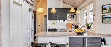 Fridge, microwave, dishwasher, cookware/dishes/utensils