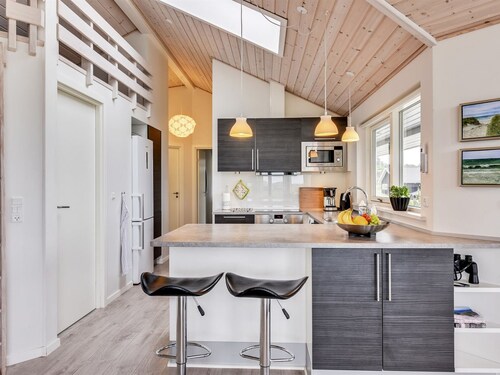 "Luzia" - 1.2km from the sea by Interhome