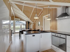 Fridge, oven, dishwasher, high chair - "Uolevi" - 200m from the sea by Interhome (Væggerløse)