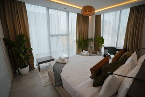 5 habitaciones, tabla de planchar con plancha, wifi y ropa de cama