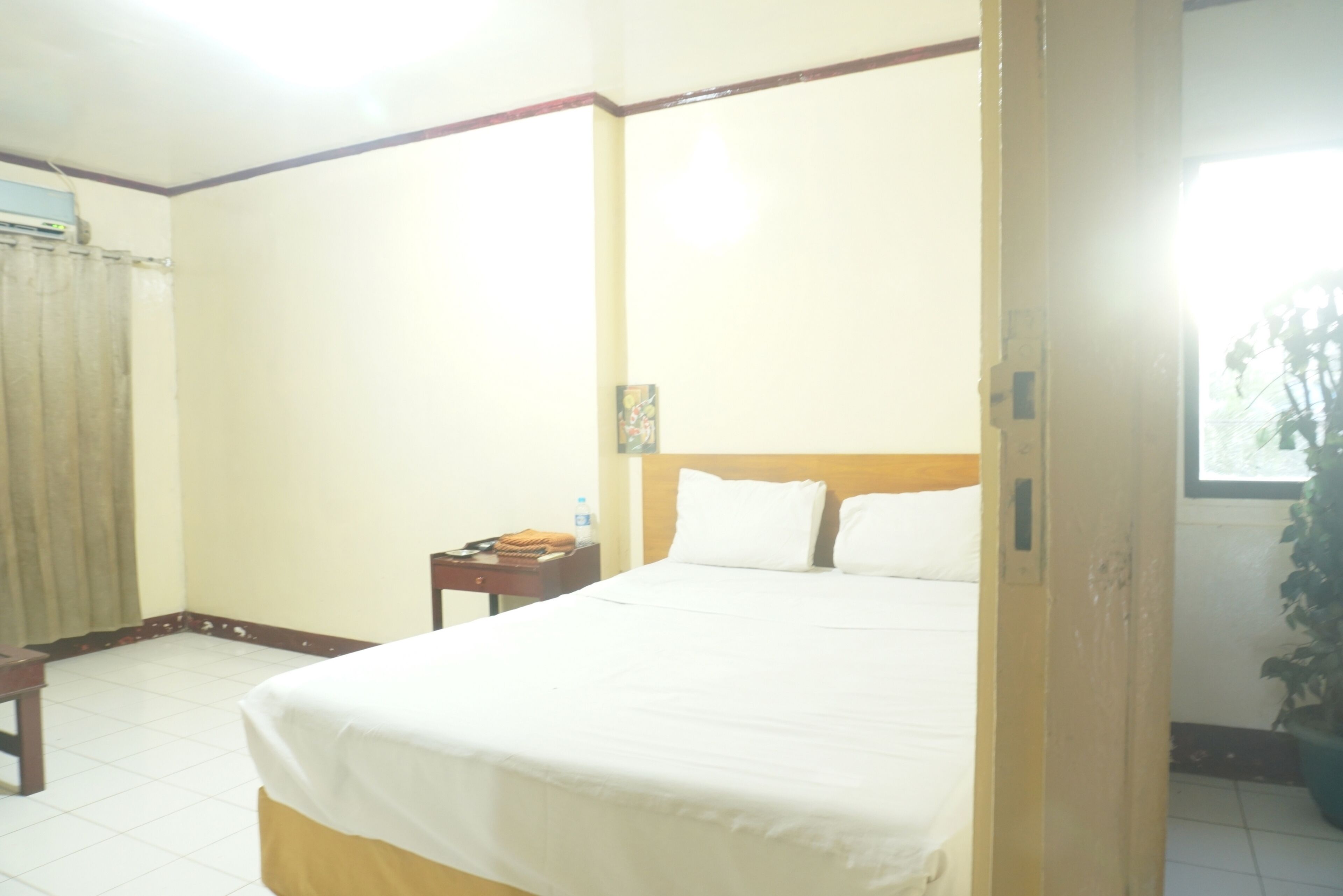 double room | desk, laptop workspace, free wifi, bed sheets