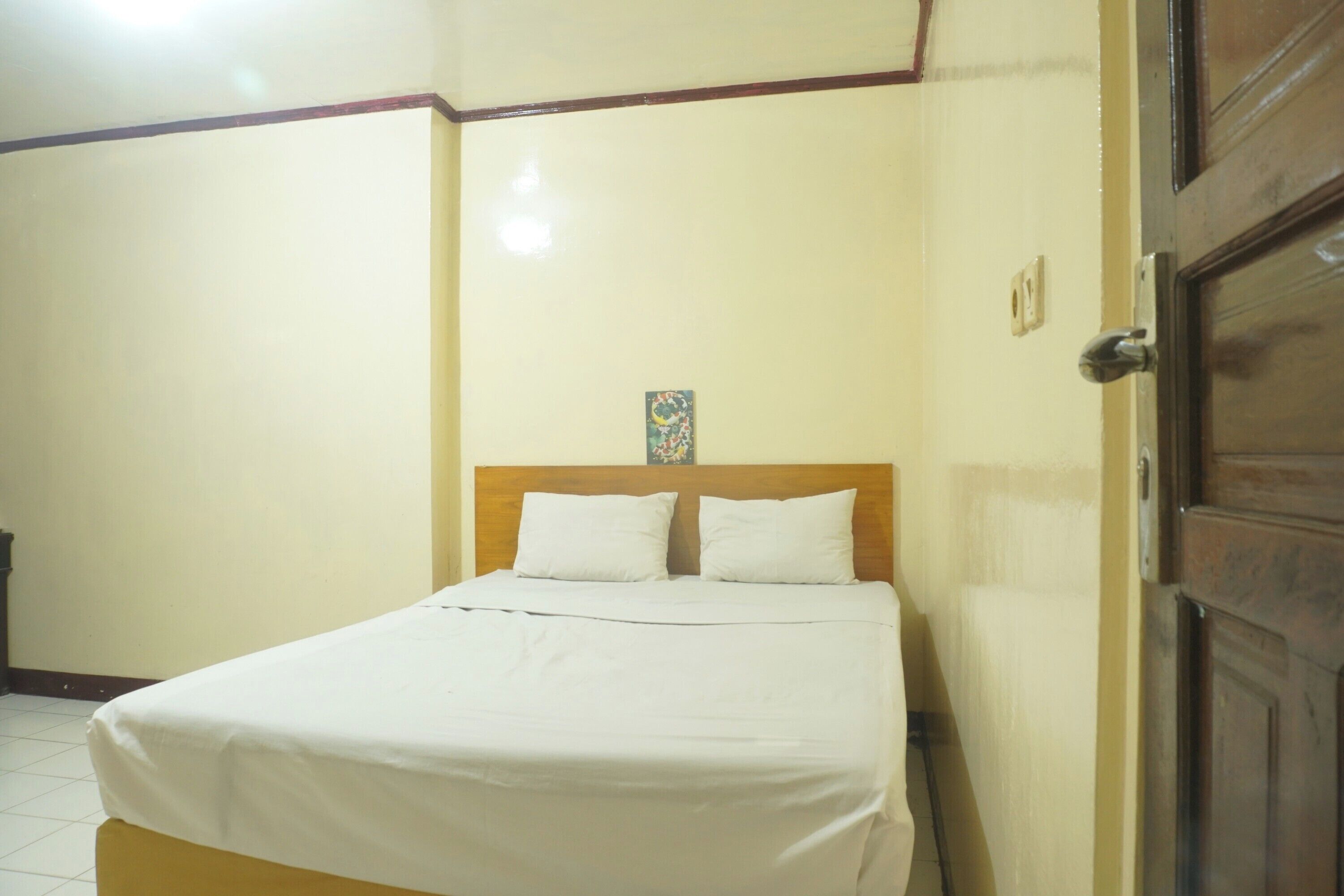 double room | desk, laptop workspace, free wifi, bed sheets