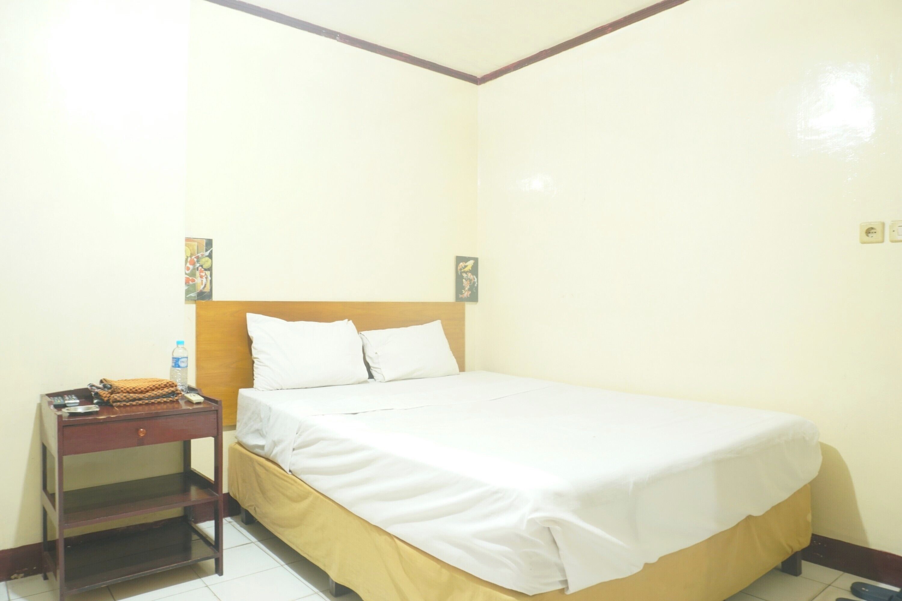 double room | desk, laptop workspace, free wifi, bed sheets