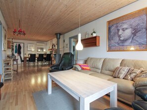 TV, peis og DVD-spiller