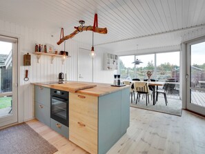 Refrigerador, microondas, horno y lavavajillas 