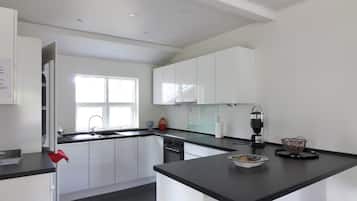 Réfrigérateur, four, lave-vaisselle