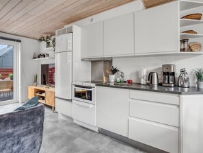 Fridge, microwave, dishwasher, cookware/dishes/utensils