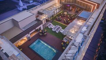 Rooftop pool
