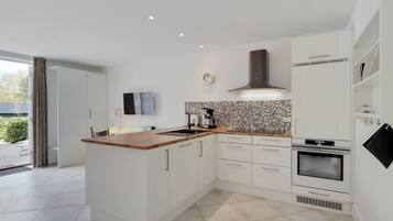 Fridge, oven, dishwasher, highchair