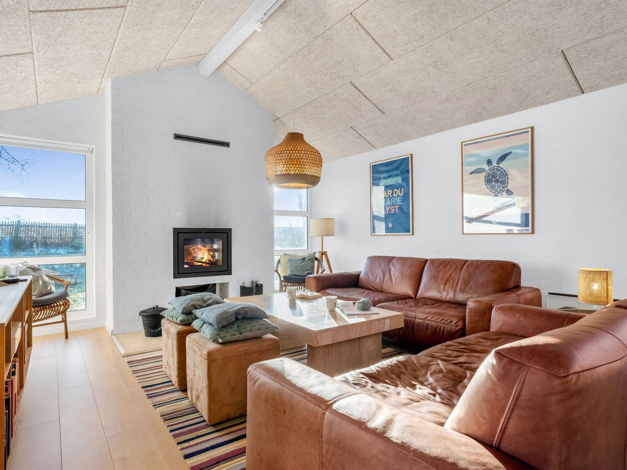 Fernseher, Kamin, DVD-Player