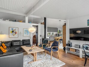 TV, fireplace, DVD player - "Linnea" - 1km from the sea by Interhome (Fanø)