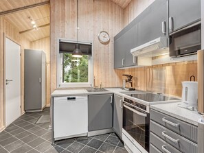 Køleskab, mikrobølgeovn, ovn, opvaskemaskine