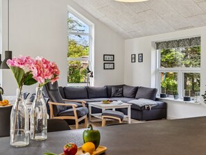 TV, fireplace - "Oiva" - 450m from the sea by Interhome (Idestrup)