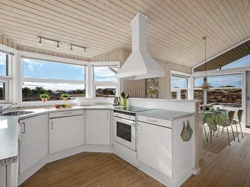 "Ferdine" - 1.5km from the sea by Interhome