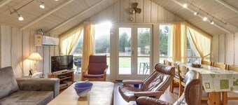 "Eline" - 1.5km from the sea by Interhome