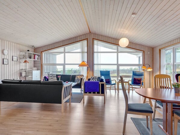 TV, peis og DVD-spiller