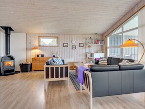 TV, fireplace, DVD player