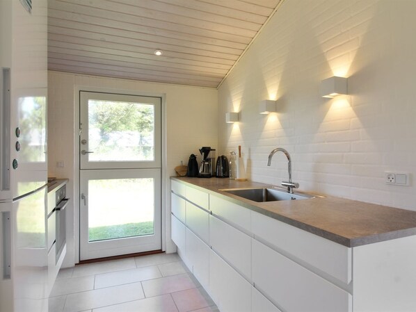 Fridge, oven, dishwasher, highchair