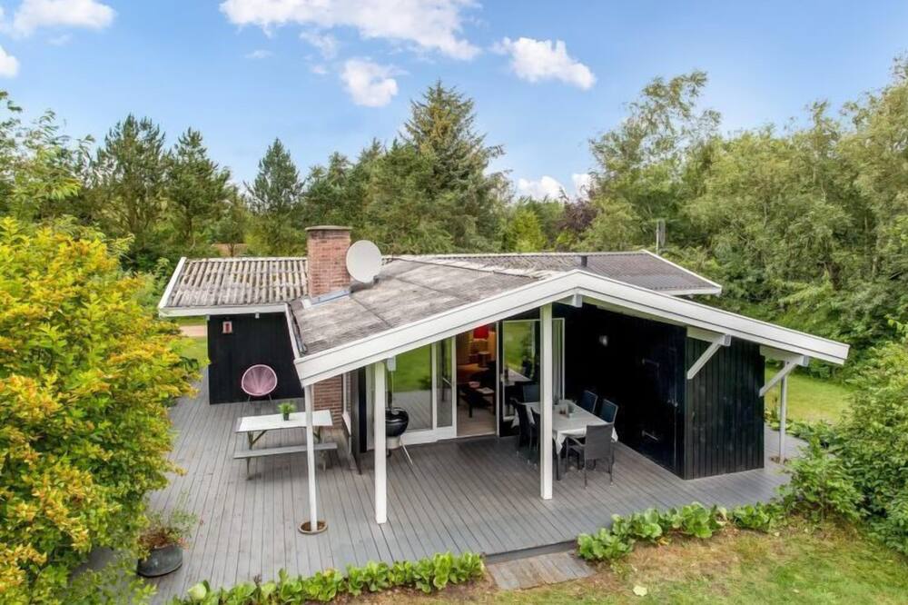 \"Any\" - 11km from the sea by Interhome