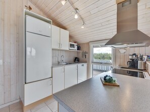 冰箱、微波炉、烤箱、洗碗机