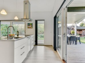 Fridge, microwave, dishwasher, cookware/dishes/utensils