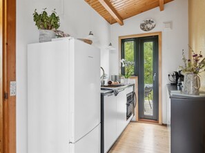 Refrigerador, microondas, horno y lavavajillas 