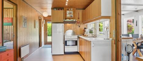 Réfrigérateur, micro-ondes, four, lave-vaisselle