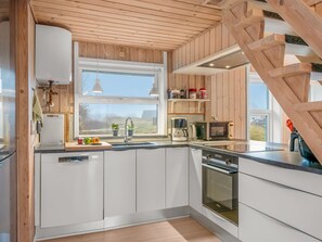 Fridge, oven, dishwasher, cookware/dishes/utensils