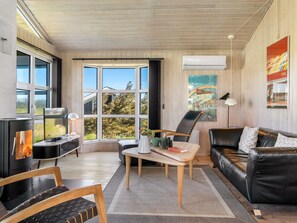 TV, fireplace, DVD player