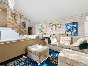 Tv, eldstad och dvd-spelare