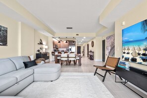 Living area - Island Way (Clearwater)