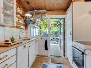 Fridge, microwave, dishwasher, cookware/dishes/utensils